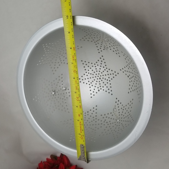 Vintage Seven Star Aluminum Colander - Picture 4 of 12